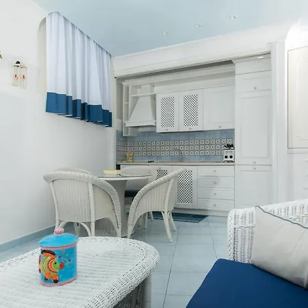 Sleeps 4 Pool Air Con Wifi Vila Positano